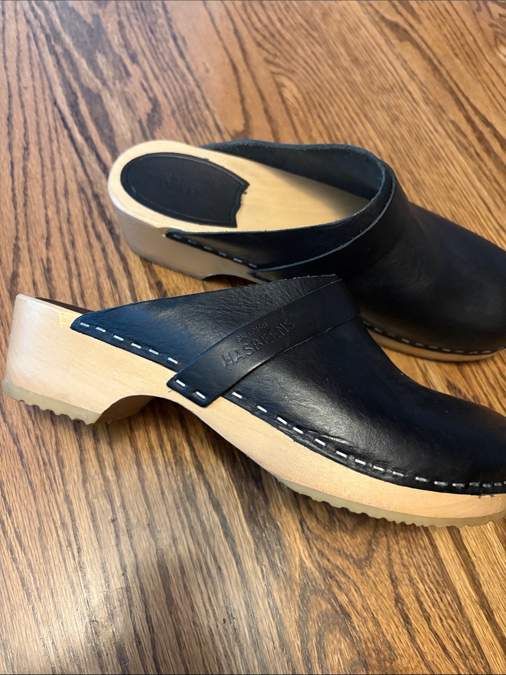 Swedish Hasbeens Black Leather Slip-On Clogs - Picture 2 of 4